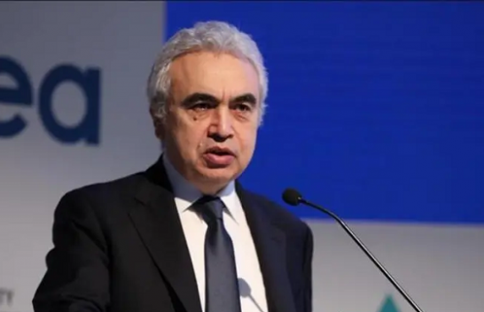 Shefi i IEA-së: Askush nuk mund të marrë peng diellin ose erën