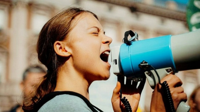 Greta Thunberg bën thirrje për protestë kundër COP29 në Gjeorgji