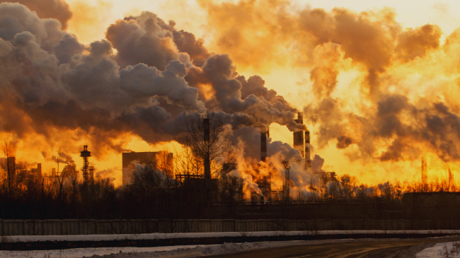 Emetimet e CO2 nga karburantet fosile rriten sërish në vitin 2024
