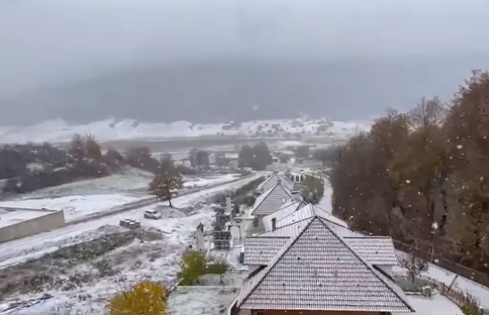 Bora e parë dhuron pamje magjike në Fushë-Studën