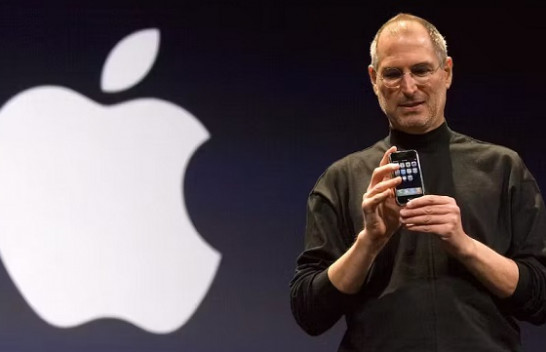 Në këtë ditë, Steve Jobs prezantoi iPhone-in e parë të Apple, një telefon celular që ndryshoi botën