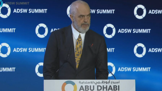Rama në Abu Dhabi: Shqipëria po bëhet lojtar kyç në energjinë e ripërtëritshme