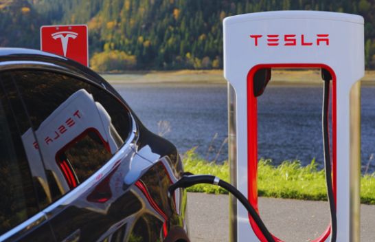 Shitjet e veturave Tesla në të gjithë Evropën pësojnë rënie të madhe