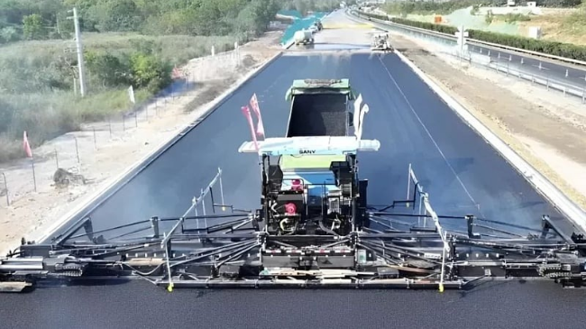 Kinë: 150 kilometra autostradë e rinovuar me ndihmën e Inteligjencës Artificiale