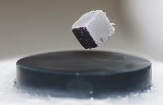 Inteligjenca Artificiale po transformon kërkimin për materiale të reja të teknologjive të së ardhmes