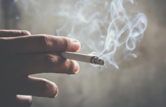 Pirja e duhanit mund të rrisë rrezikun e goditjes në tru tek të rinjtë