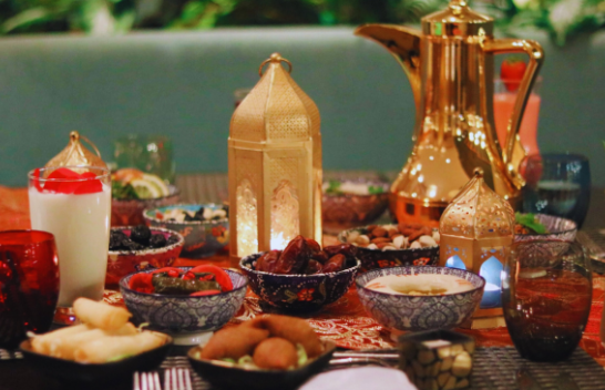 Si të ushqeheni në mënyrë të shëndetshme gjatë iftarit dhe syfyrit?