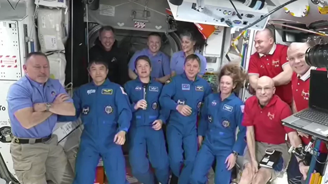 Ekuipazhi i SpaceX mbërrin në Stacionin Ndërkombëtar të Hapësirës për të shpëtuar astronautët e bllokuar të NASA-s
