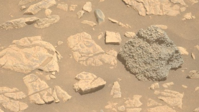 Një gur misterioz u gjet në Mars, krejtësisht i ndryshëm nga gjithçka rreth tij