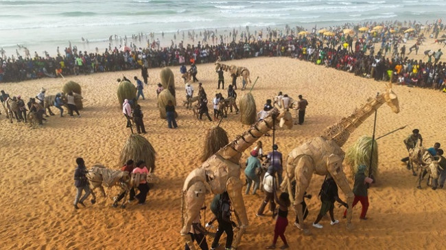 Nga Afrika në Evropë me kafshë kukulla për klimën