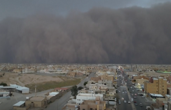 Stuhi masive pluhuri përfshin Arabinë Saudite, Kuvajtin dhe Jordaninë