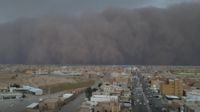 Stuhi masive pluhuri përfshin Arabinë Saudite, Kuvajtin dhe Jordaninë