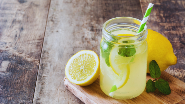 Pije e re verore: Përgatitni limonadën më të shijshme me proteina në një mënyrë të lehtë