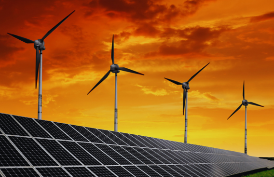 Kina thyen rekorde të reja me rritjen e energjisë diellore dhe të erës