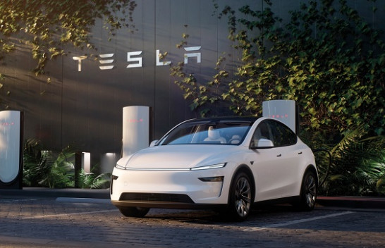 Shitjet e Tesla-s vazhdojnë të bien