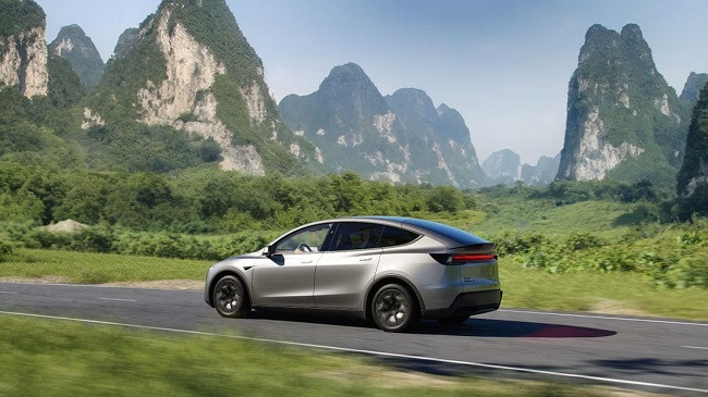 Tesla prezanton një model të ri të destinuar për tregun kinez, por a mund të konkurrojë me konkurrencën?