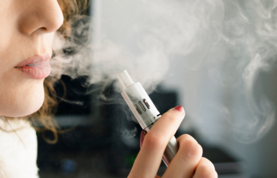 Studimi: Përdorimi i cigareve elektronike dhe pirja e duhanit së bashku mund të rrisin rrezikun e diabetit