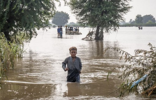 Shirat e rrëmbyeshëm shkaktojnë bilanc tragjik në Pakistan