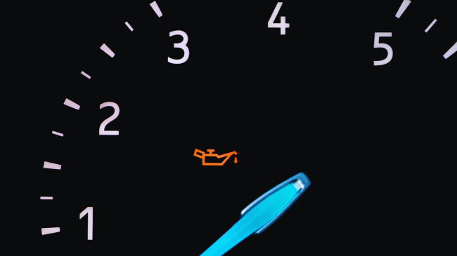 Presion i ulët i vajit të motorit: Një tjetër dritë që asnjë shoferi nuk i pëlqen ta shohë