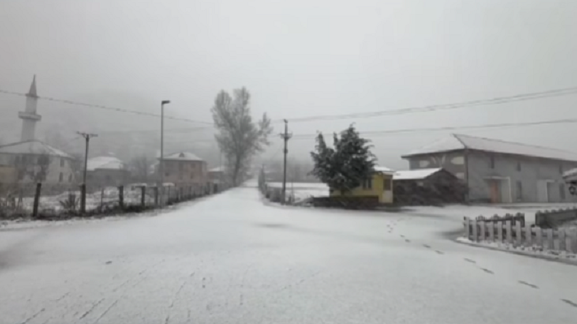 Librazhdi zgjohet nën petkun e bardhë