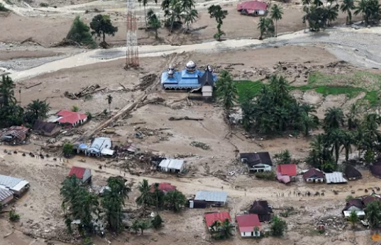 Qindra të vdekur: Zbulohet se çfarë shkaktoi përmbytjet e mëdha në Indonezi