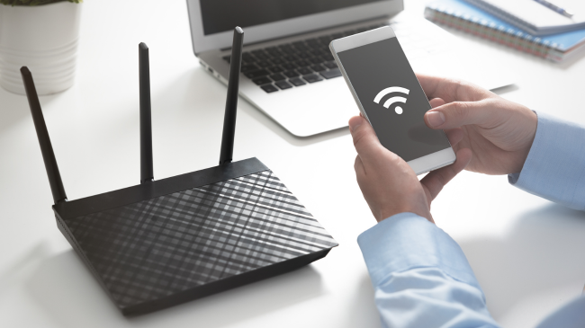 Si të kontrolloni se kush është i lidhur me Wi-Fi-në tuaj dhe pse duhet ta bëni këtë