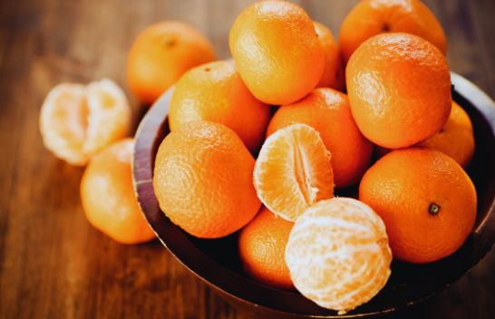 Sa mandarina duhet të hani çdo ditë për të përmbushur nevojat tuaja për vitaminë C?