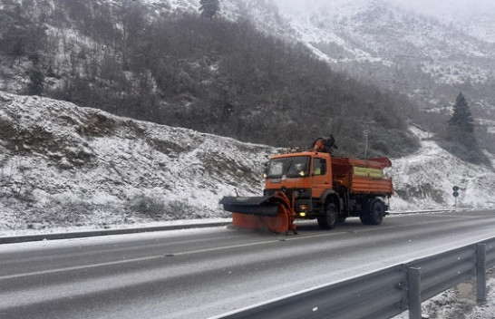 Reshje shiu e borë, situata në terren nga Ministria e Infrastrukturës dhe Energjisë