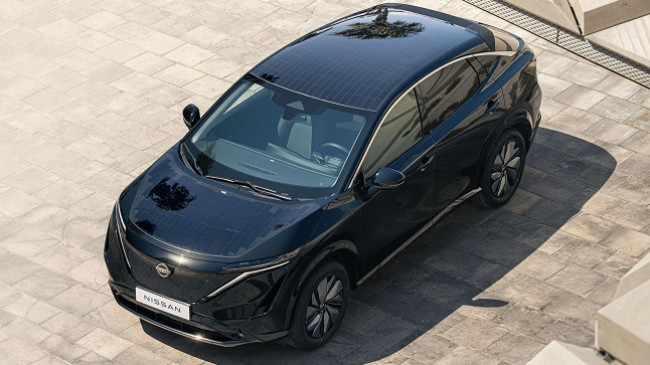 Nissan prezantoi modelin elektrik Ariya me mundësinë e vetë-mbushje me energji diellore