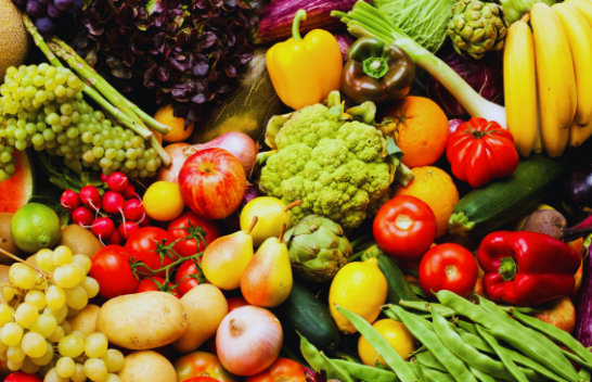 Lista e zezë e perimeve dhe frutave: Këto janë 12 më të ndoturat me pesticide