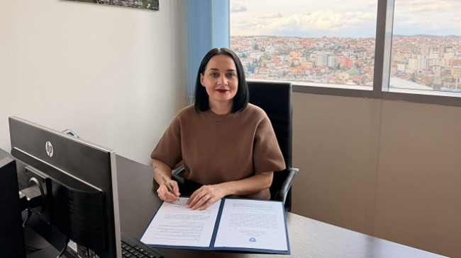 Fitore Pacolli nënshkruan vendim për rregull dhe ligjshmëri për gurëthyesit në Kosovë