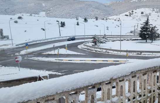 Dimër në pranverë, bora rikthehet në Korçë