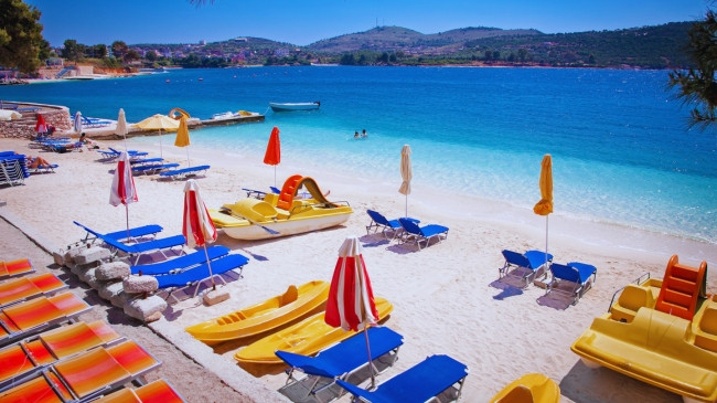 “Mirror”: Shqipëria në krye të destinacioneve më të nxehta dhe më të lira për pushime pranverore