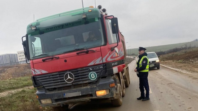Inspektorati në Gjilan gjobit biznesin për ndotje dhe dëmtim të infrastrukturës rrugore