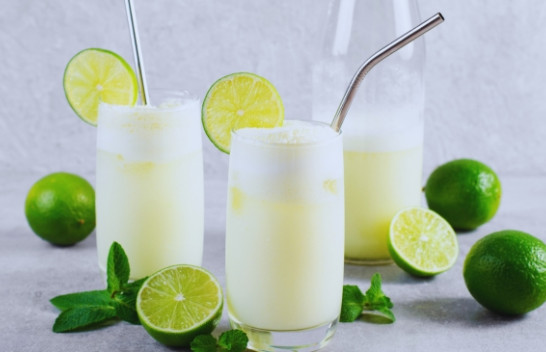 A e keni provuar limonadën braziliane? Pija ekzotike me limon është gati brenda pak minutash
