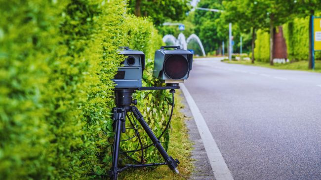Teknologjia e re në rrugë: Radarët 8 në 1 kapin shumë më tepër se tejkalimin e shpejtësisë