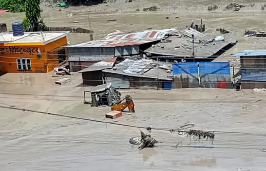 Përmbytje katastrofike në Nepal, të paktën tetë të vdekur dhe qindra të zhdukur
