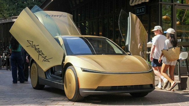 Tesla lanson shërbimin robotaxi Cybercab