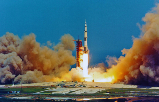 Apollo 12 u godit dy herë nga rrufeja, por një çelës i vogël shpëtoi misionin