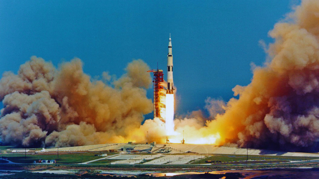 Apollo 12 u godit dy herë nga rrufeja, por një çelës i vogël shpëtoi misionin
